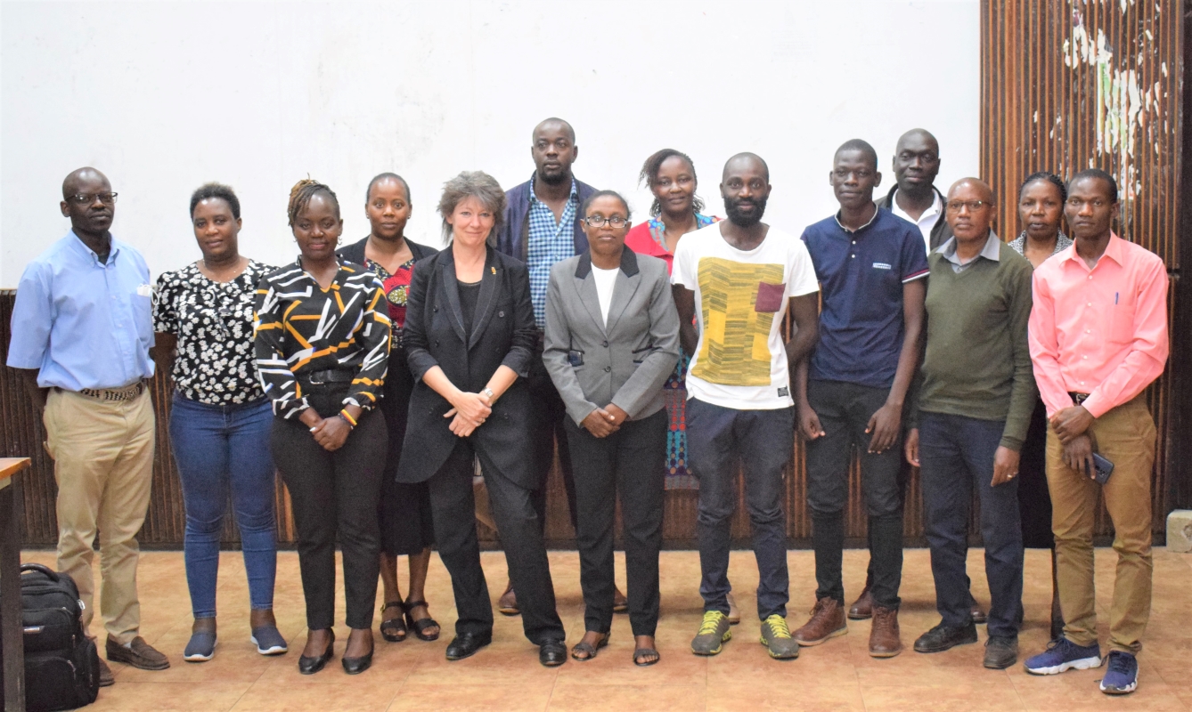 Antje Vollmer with a group of scientists from Kenya